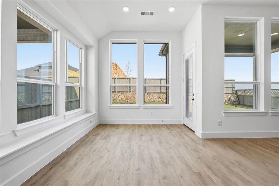 Spacious, unfurnished interior of a new home in Pecan Square, Northlake (Image 20).