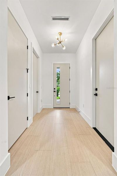 Spacious, unfurnished interior of a new home in , Sarasota (Image 19).