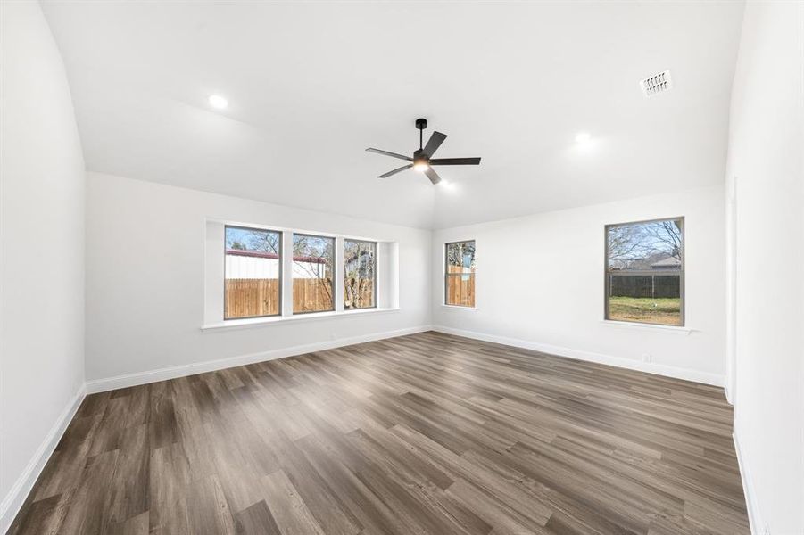 Spacious, unfurnished interior of a new home in , Venus (Image 17). Spacious, unfurnished interior of a new home in , Venus (Image 17).