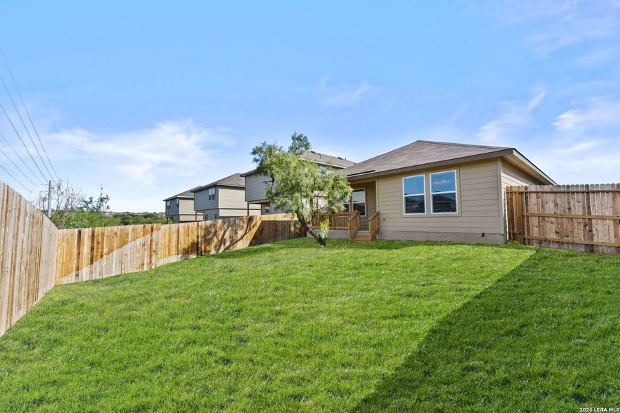 Exterior details and patio area of a home in Laurel Vistas, San Antonio (Image 4).