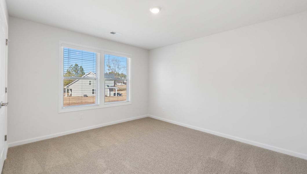 Spacious, unfurnished interior of a new home in Cottonwood Ridge, Piedmont (Image 23).