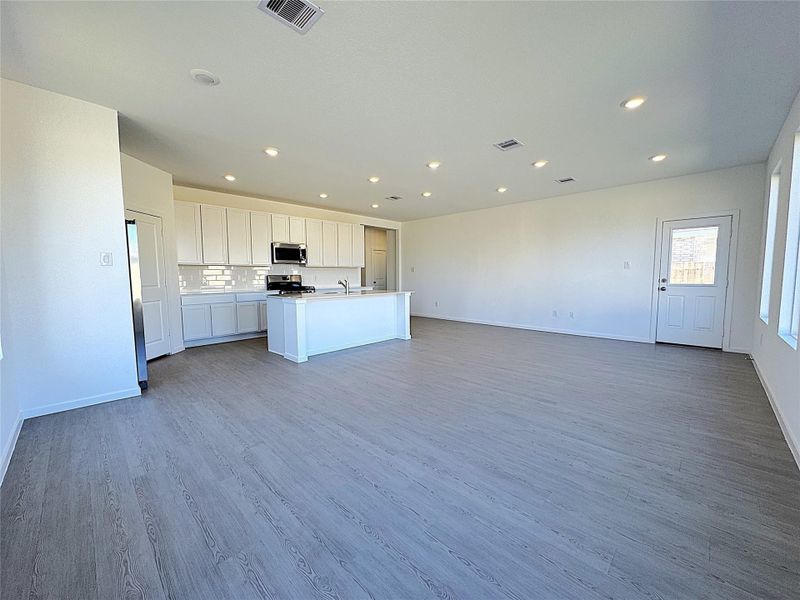 Spacious, unfurnished interior of a new home in Anniston, Katy (Image 37). Spacious, unfurnished interior of a new home in Anniston, Katy (Image 37).
