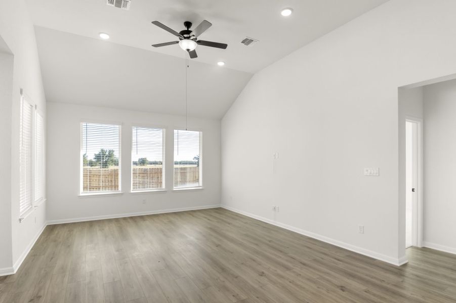 Spacious, unfurnished interior of a new home in Grande Estates, Bertram (Image 31).