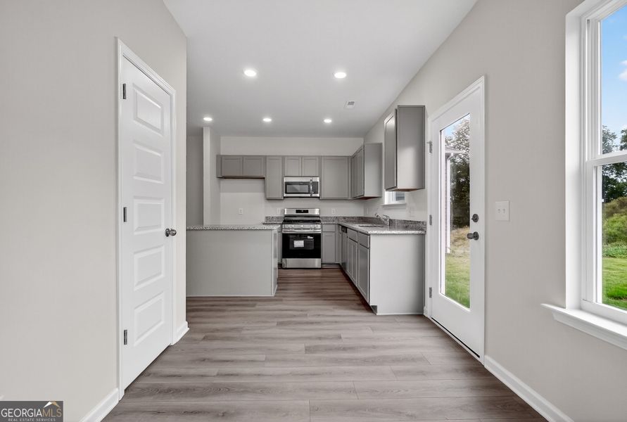 Furnished interior view inside a new home in Stonebridge North, Macon (Image 9).