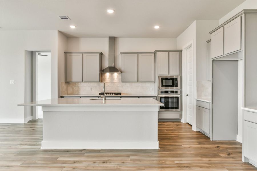 Furnished interior view inside a new home in , Texas City (Image 11).