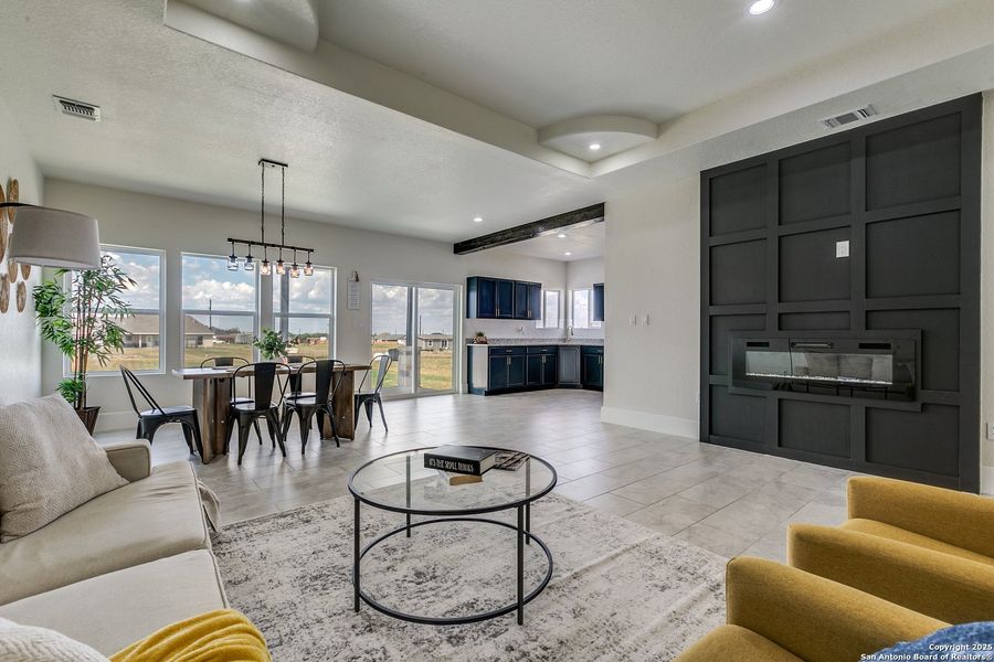 Furnished interior view inside a new home in , Atascosa (Image 15).