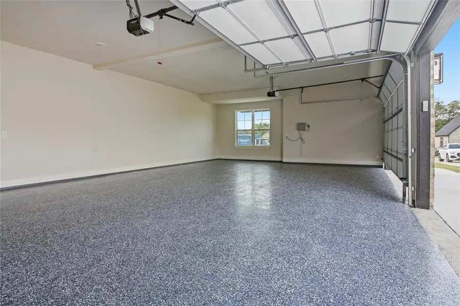Spacious, unfurnished interior of a new home in , Mansfield (Image 36).