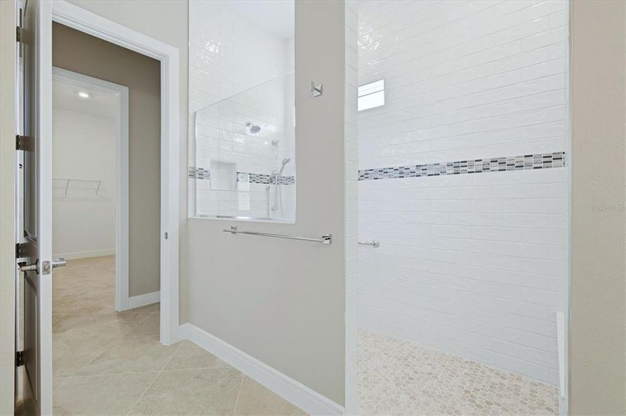 Spacious, unfurnished interior of a new home in , Parrish (Image 23).