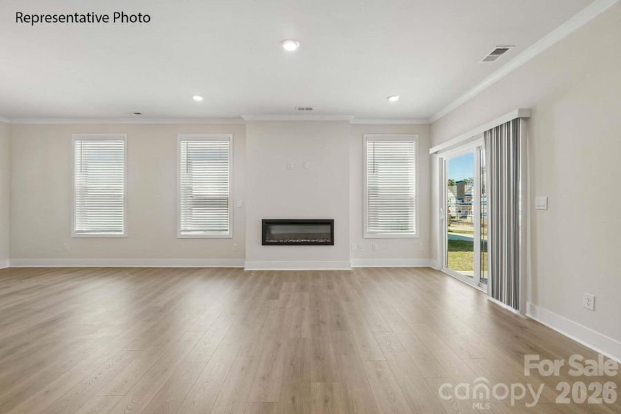 Spacious, unfurnished interior of a new home in Oak Grove Hill, Huntersville (Image 16).