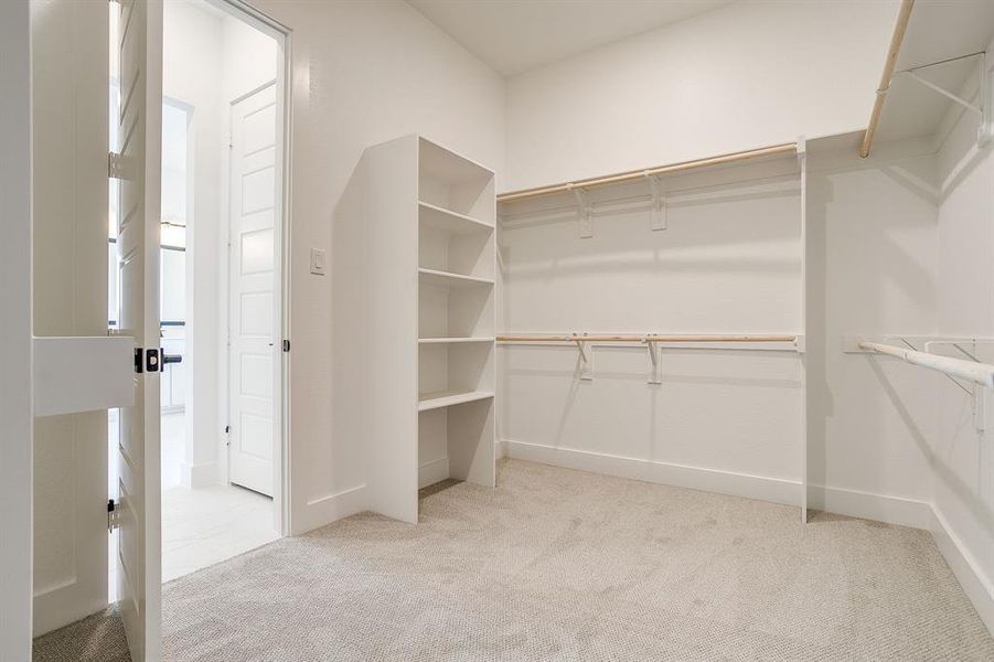 Spacious, unfurnished interior of a new home in Pecan Grove, Burleson (Image 21).