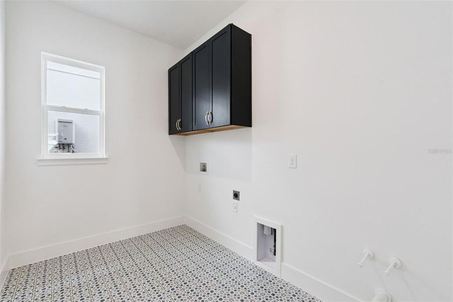 Spacious, unfurnished interior of a new home in Northlake At Ovation, Winter Garden (Image 20).