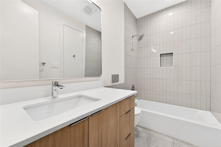 Furnished interior view inside a new home in , Dallas (Image 11).