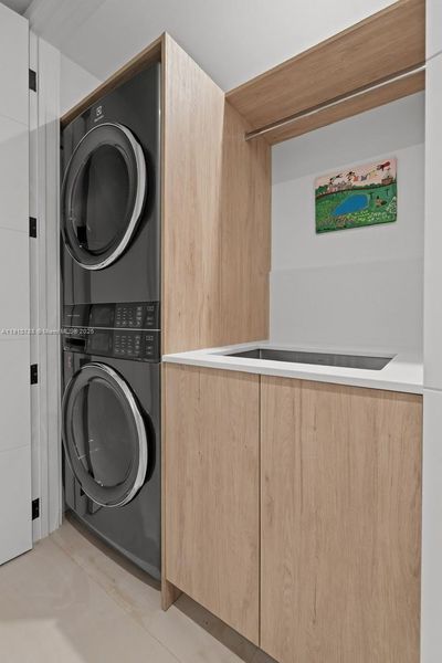 Close-up of interior finishes inside a home in , Miami (Image 5).