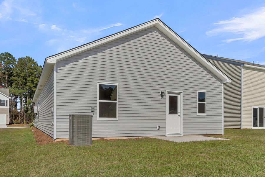Representative exterior details of a home built from the Atlantis by Starlight Homes in Watson Hill, Summerville (Image 3).