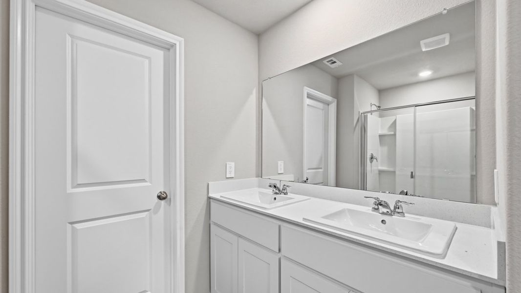 Furnished interior view inside a new home in Legado, Cleburne (Image 13).