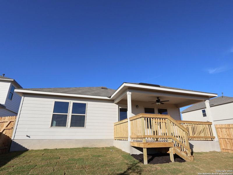 Exterior details and patio area of a home in Hunters Ranch, San Antonio (Image 31).