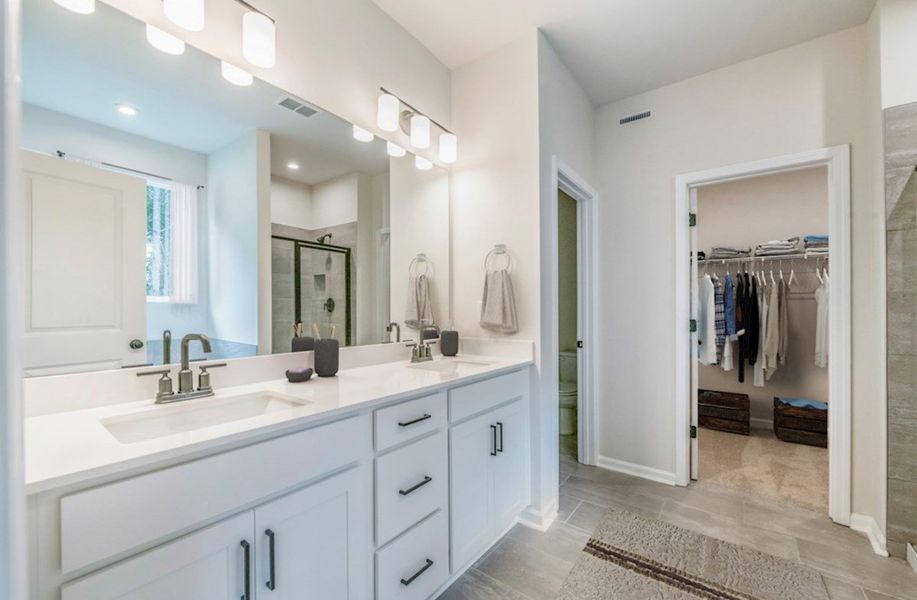 Fulton II Primary Bath