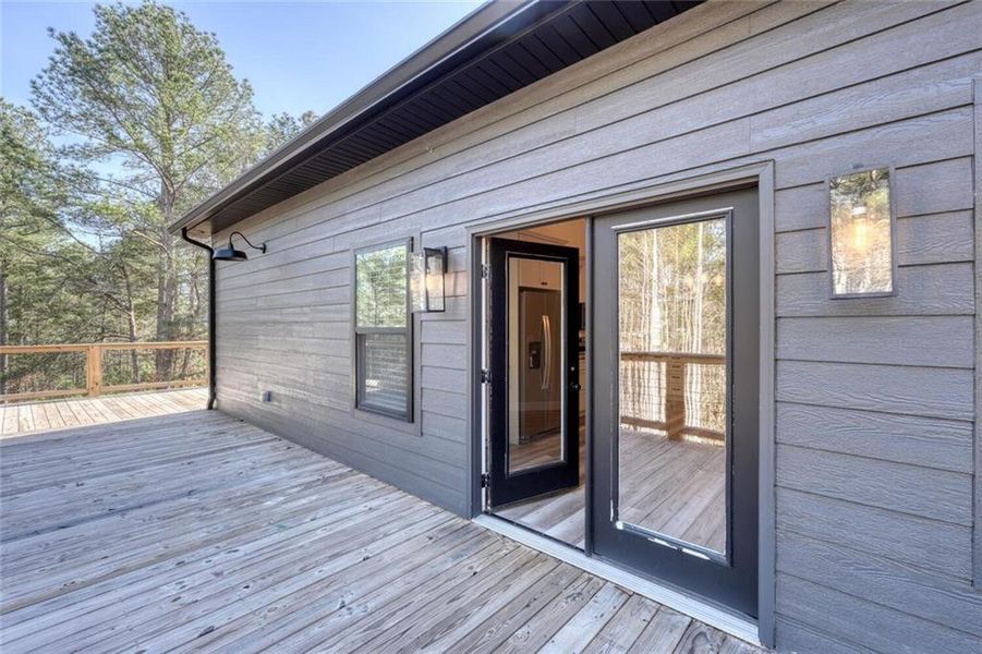 Exterior details and patio area of a home in , Blairsville (Image 28).