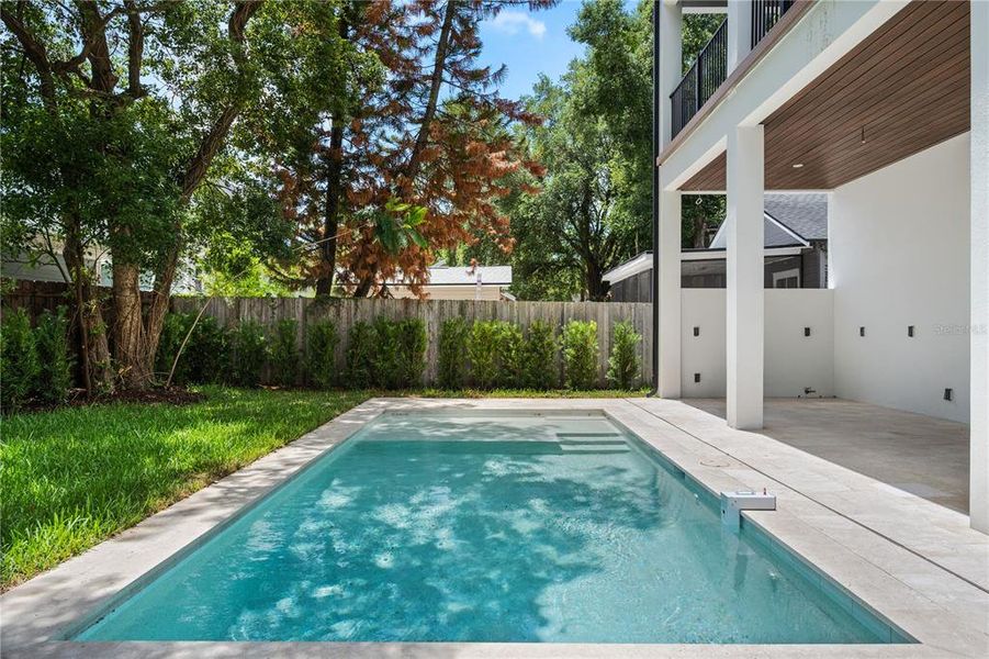 Exterior details and patio area of a home in , Orlando (Image 4).