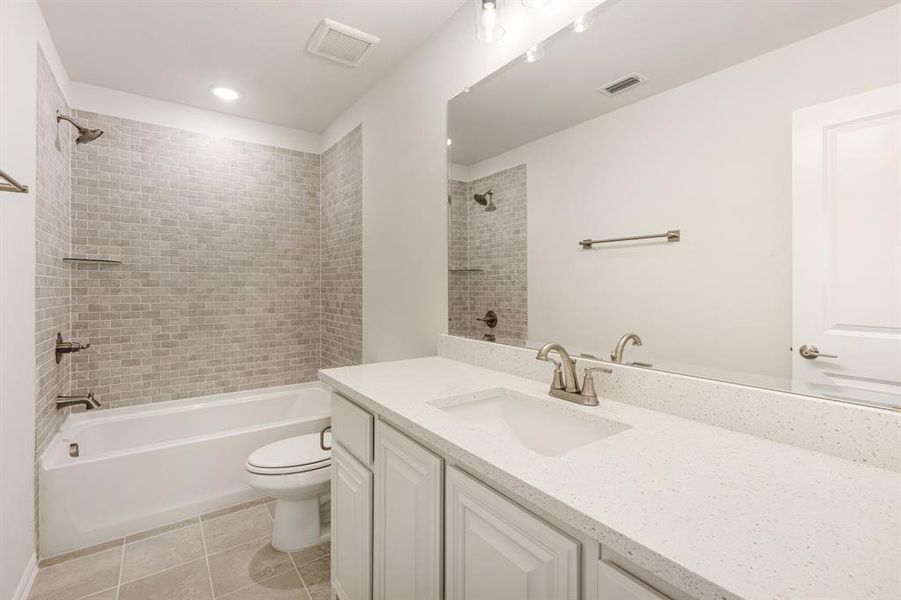 Furnished interior view inside a new home in Wildflower Ranch 60-65, Fort Worth (Image 18). Furnished interior view inside a new home in Wildflower Ranch 60-65, Fort Worth (Image 18).