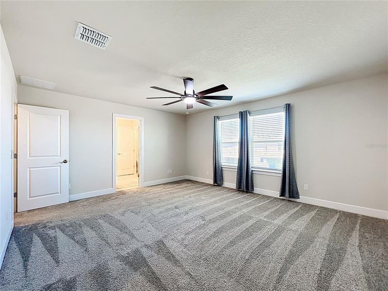 Spacious, unfurnished interior of a new home in Amelia Groves, St. Cloud (Image 44).