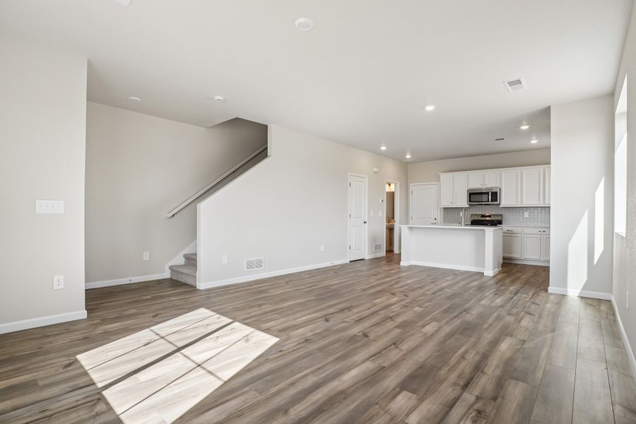 Spacious, unfurnished interior of a new home in Pintail Commons at Johnstown Village, Johnstown (Image 8).