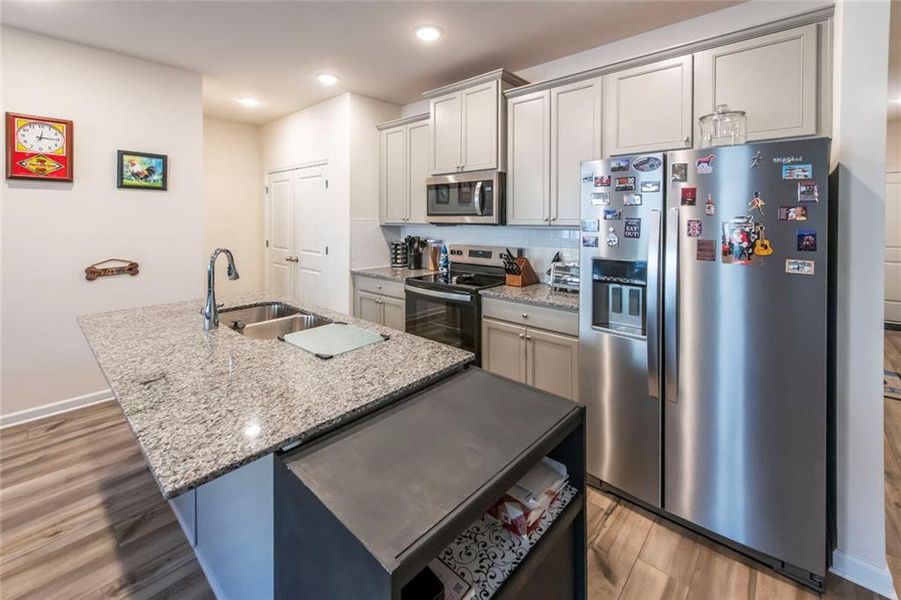 Furnished interior view inside a new home in , Villa Rica (Image 9).