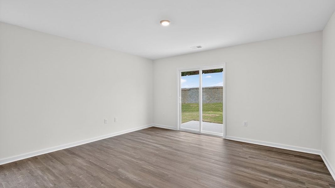 Spacious, unfurnished interior of a new home in Willow Mill, Thomasville (Image 11).