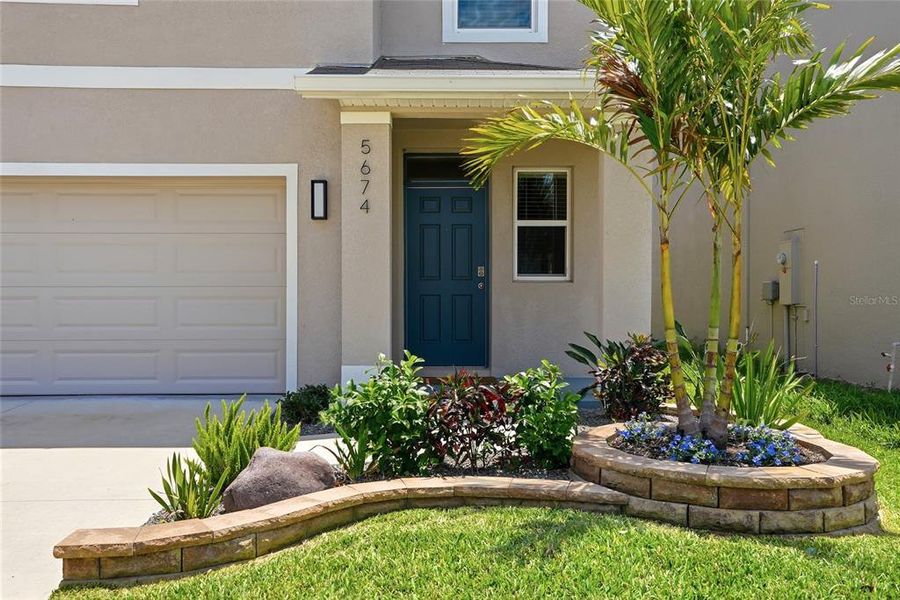 Exterior details and patio area of a home in , Wesley Chapel (Image 3).