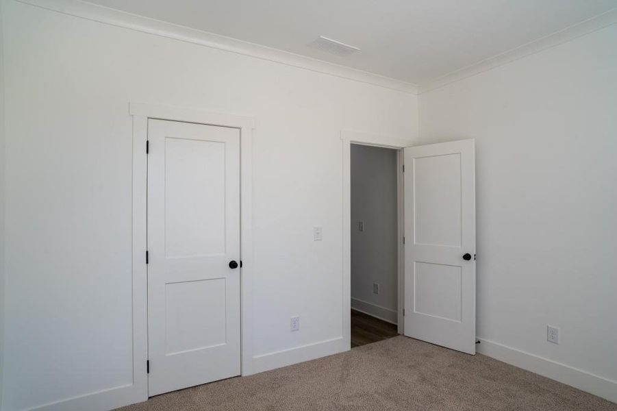 Spacious, unfurnished interior of a new home in Magnolia Ridge, Monroe (Image 34).