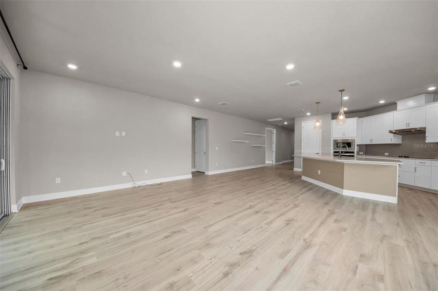 Spacious, unfurnished interior of a new home in Eagle Creek - Garden Series, Tarpon Springs (Image 25).