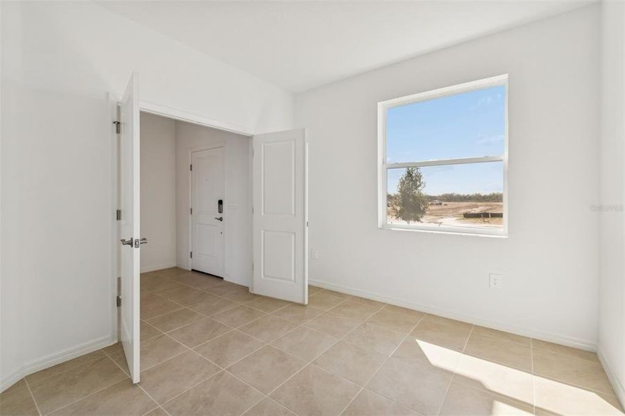 Spacious, unfurnished interior of a new home in Southpointe, Palmetto (Image 25).