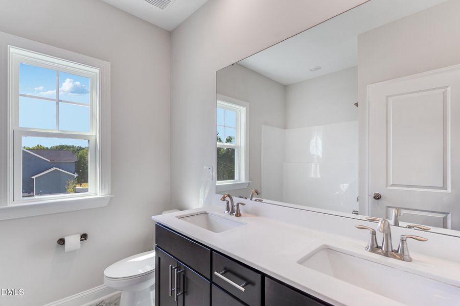 SUN_SutherlandStation_Pic_LandrumIII_Bat