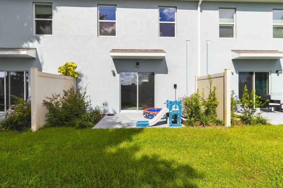 Exterior details and patio area of a home in , Tampa (Image 24).