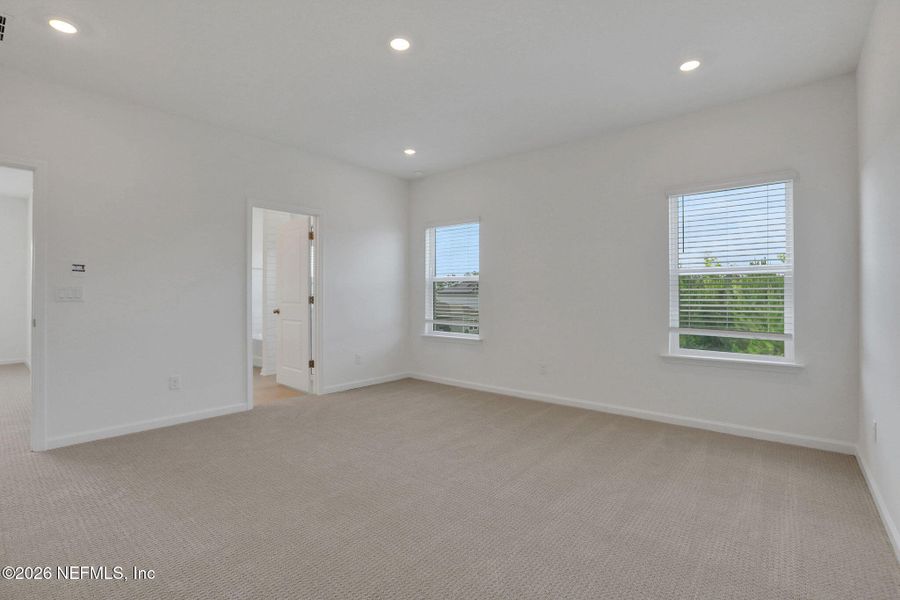 Spacious, unfurnished interior of a new home in Hyland Trail, Green Cove Springs (Image 39).