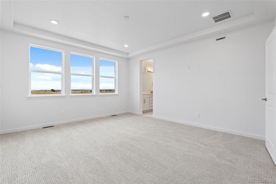 Spacious, unfurnished interior of a new home in Independence, Elizabeth (Image 13).