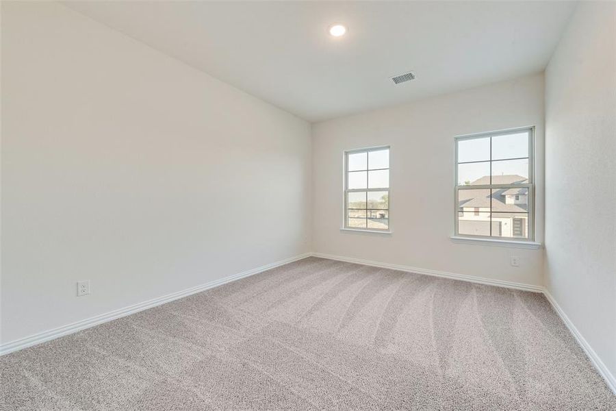 Spacious, unfurnished interior of a new home in Walden Pond, Forney (Image 10).