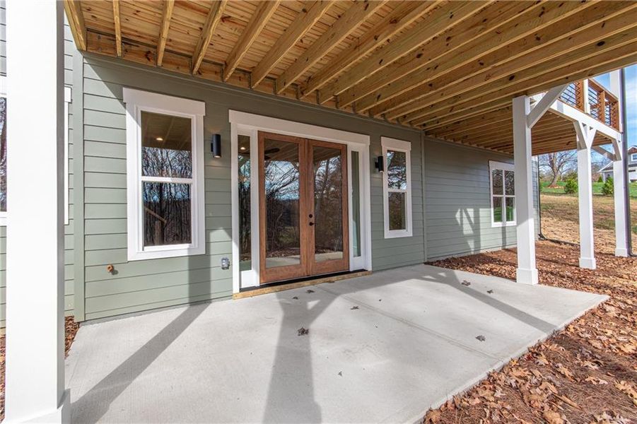 Exterior details and patio area of a home in , Blairsville (Image 3).