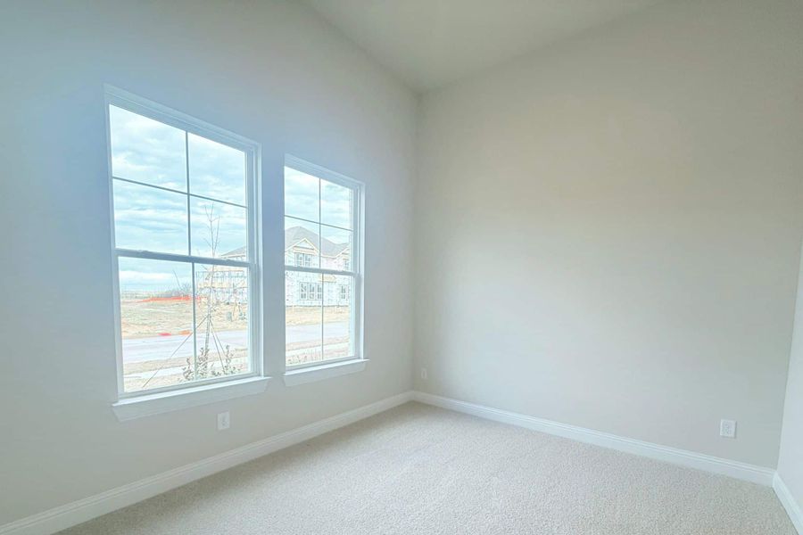Spacious, unfurnished interior of a new home in Polo Ridge, Mesquite (Image 13).
