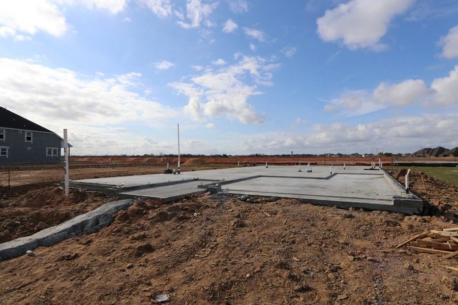 Every foundation at DWH is engineered and it’s inspected three times! We do not do “batch” testing. Rest easy knowing your foundation comes with a 10 year warranty. Every foundation at DWH is engineered and it’s inspected three times! We do not do “batch” testing. Rest easy knowing your foundation comes with a 10 year warranty.