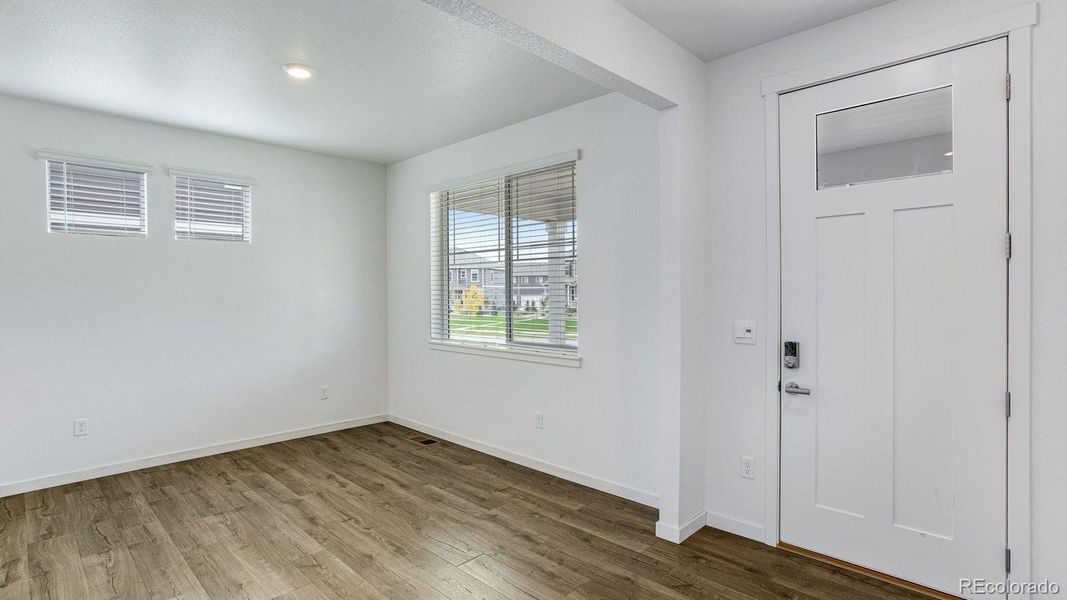 Spacious, unfurnished interior of a new home in Hansen Farm, Fort Collins (Image 19).