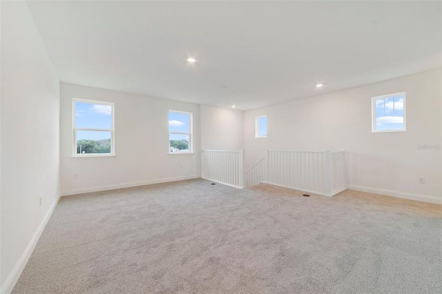 Spacious, unfurnished interior of a new home in Estates at Lake Jesup, Sanford (Image 20).