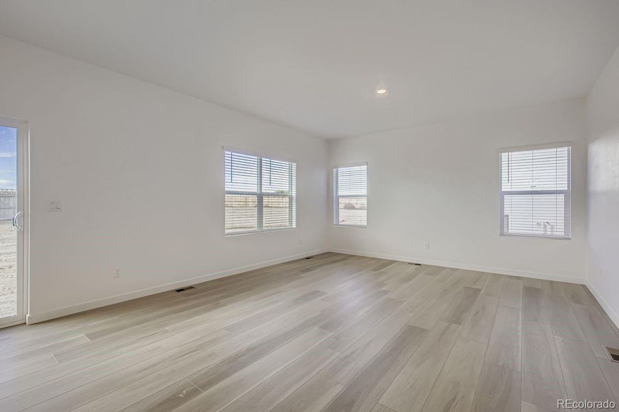 Spacious, unfurnished interior of a new home in Ledge Rock: The Camden Collection, Johnstown (Image 15).