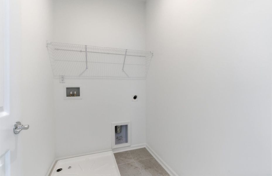 Spacious, unfurnished interior of a new home in Alston Park, Greenville (Image 26).
