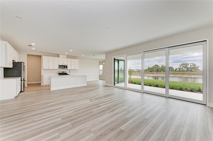 Spacious, unfurnished interior of a new home in Crosswind Ranch, Parrish (Image 36).