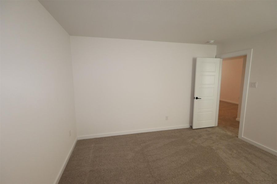 Spacious, unfurnished interior of a new home in Summerview, Fulshear (Image 24). Spacious, unfurnished interior of a new home in Summerview, Fulshear (Image 24).