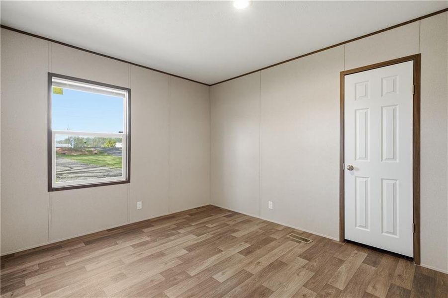Spacious, unfurnished interior of a new home in , Franklin (Image 25).