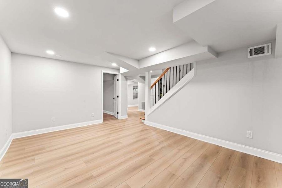 Spacious, unfurnished interior of a new home in , Atlanta (Image 14). Spacious, unfurnished interior of a new home in , Atlanta (Image 14).