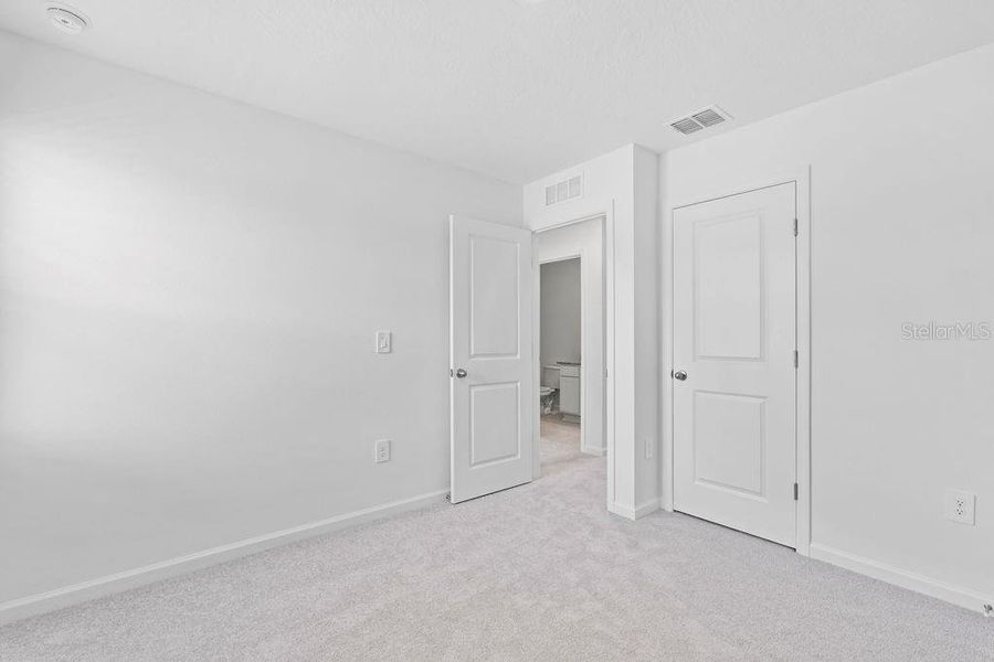 Spacious, unfurnished interior of a new home in , Davenport (Image 18).