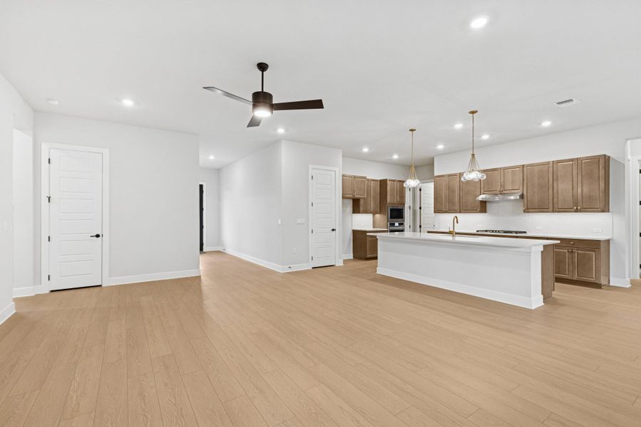 Family Room - Kitchen Family Room - Kitchen